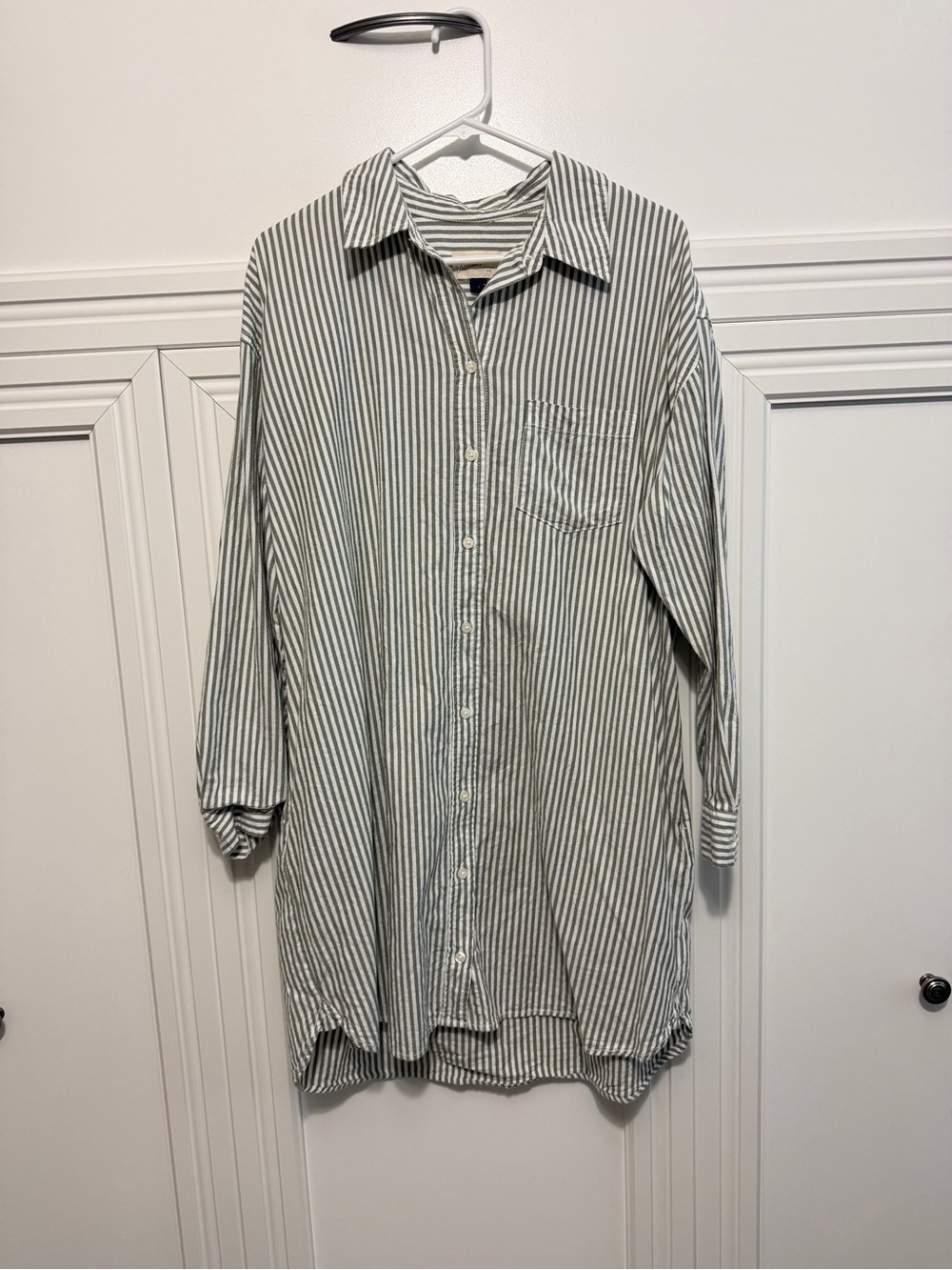 Universal Thread Green and White Striped Casual Button-Down Shirt Dress